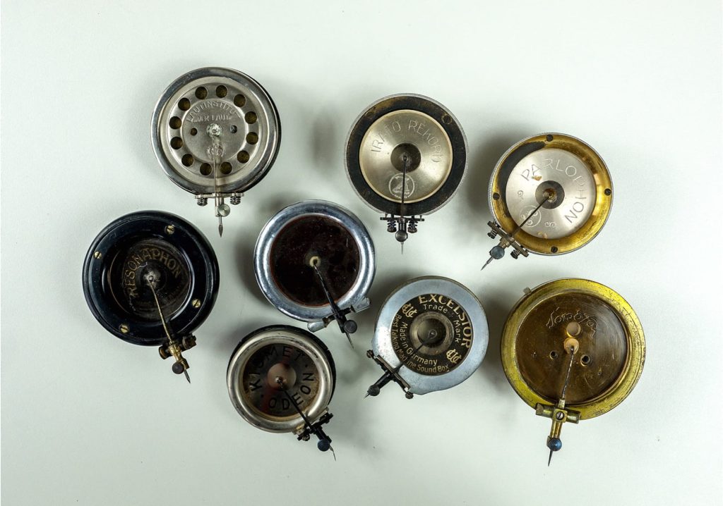 Schalldosen zum Abspielen von Schellackplatten (Foto: Maike Glöckner)